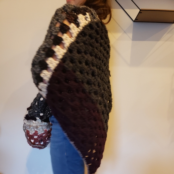 Autumn Colors Poncho - Picture 2 of 8